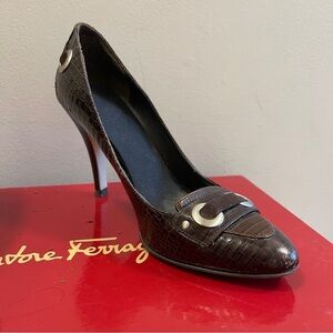 Nine West Croc-Embossed Heels Brown – US 6